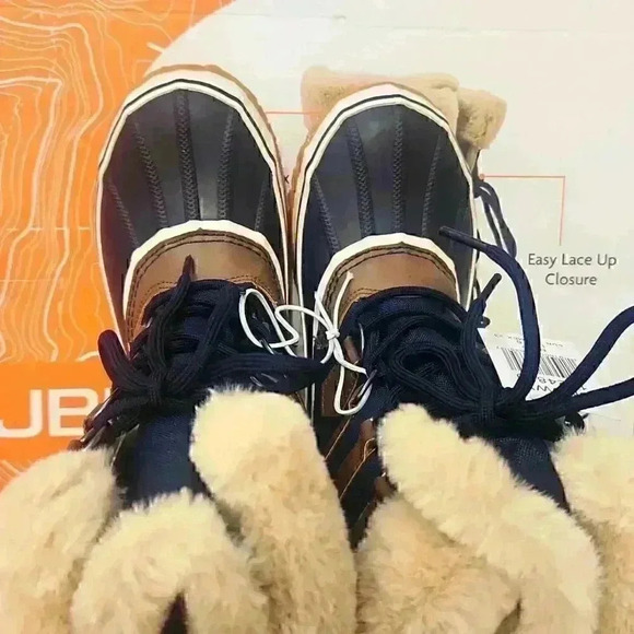 JBU Women's Snowy Lace Up Boots - Picture 7 of 10